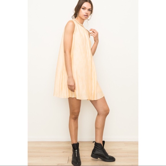 🌺🆕Gorgeous Lace Neck Detail A-Line Dress - Picture 4 of 8